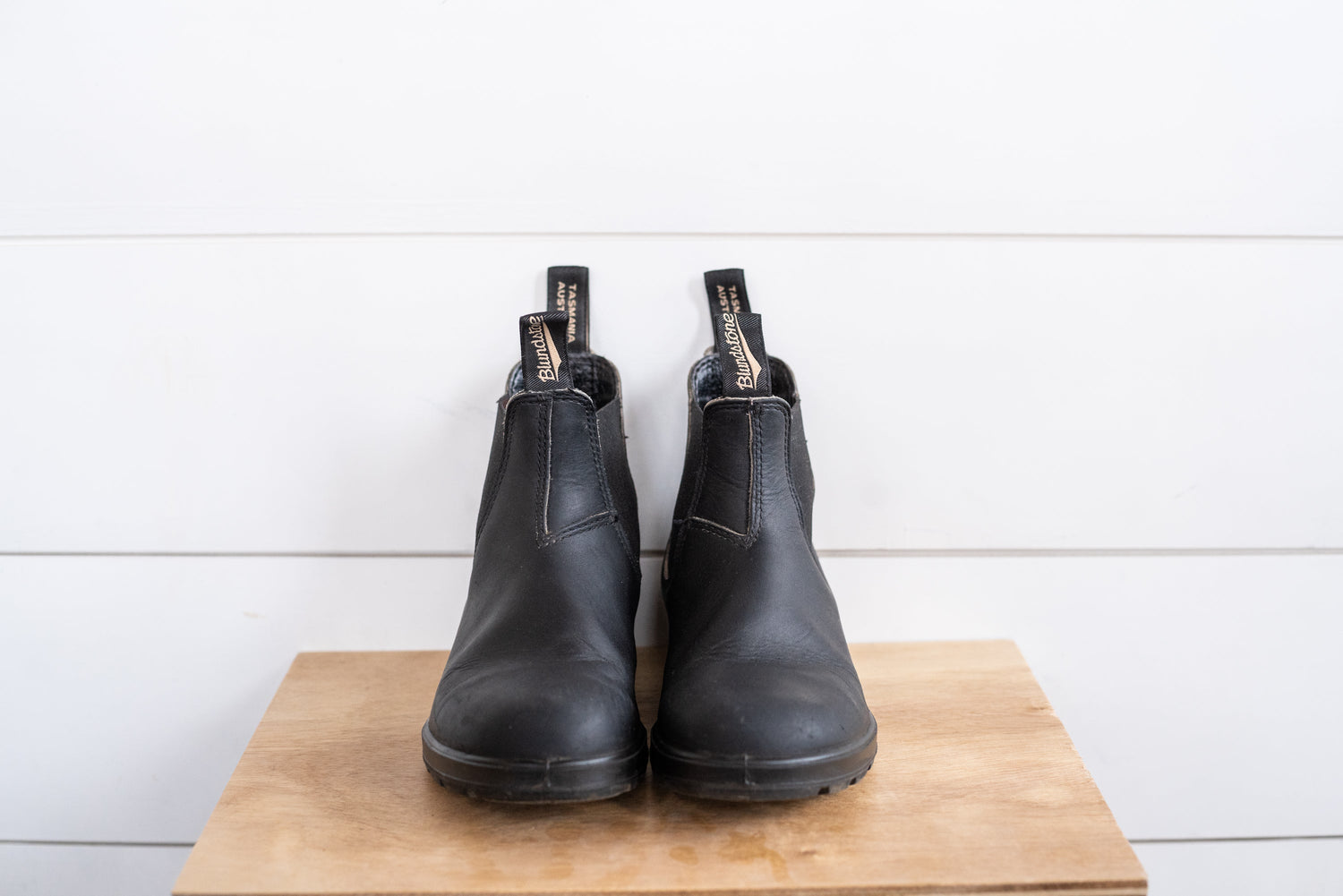 How to Use Snowshoe Leather Conditioner