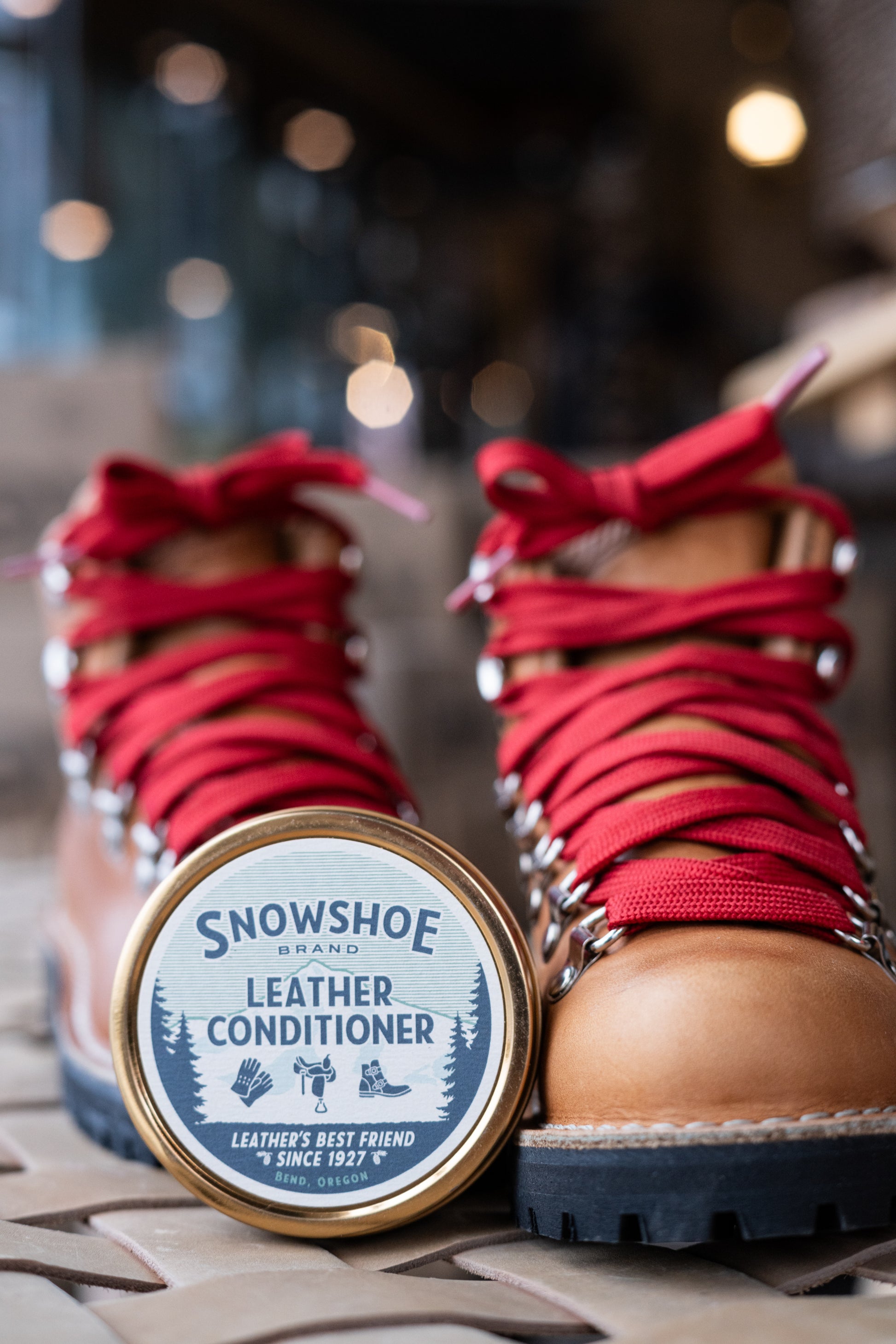 Snowshoe Leather Conditioner Quart - 32 ounces Snowshoe Leather Conditioner Quart - 32 ounces